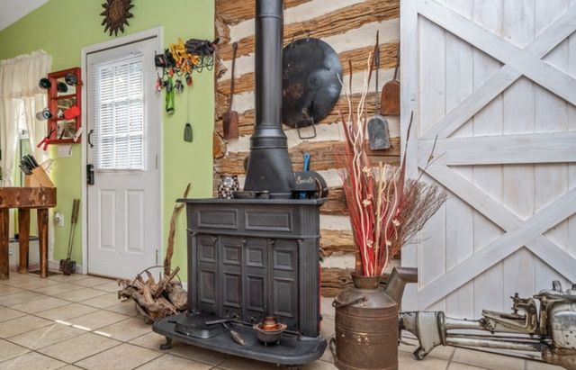 210 Kingwood Dr, Sparta, TN 38583