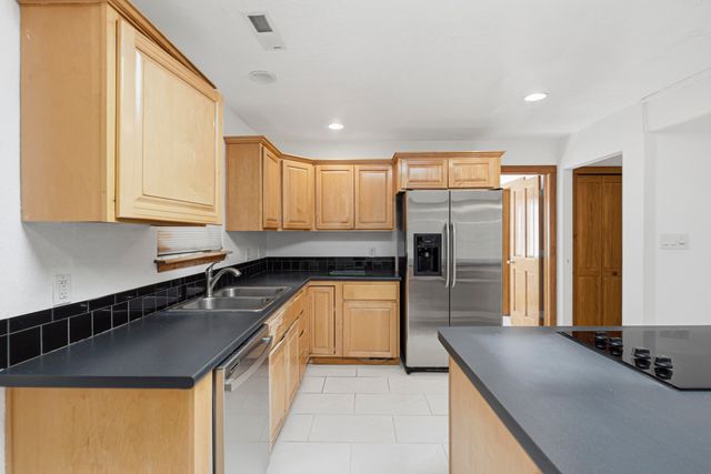 2312 Punta De Vista Drive NE, Albuquerque, NM 87112