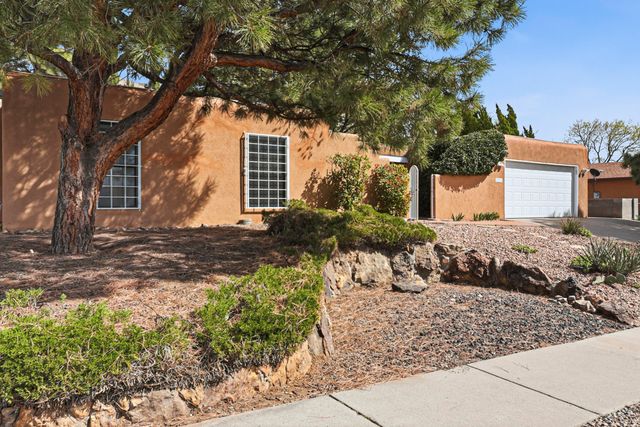 2312 Punta De Vista Drive NE, Albuquerque, NM 87112