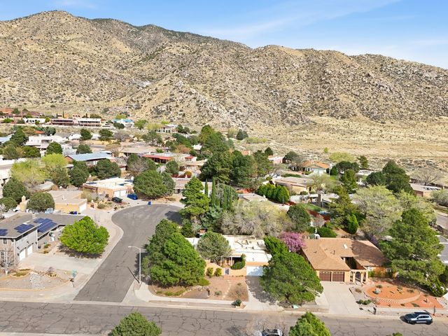 2312 Punta De Vista Drive NE, Albuquerque, NM 87112