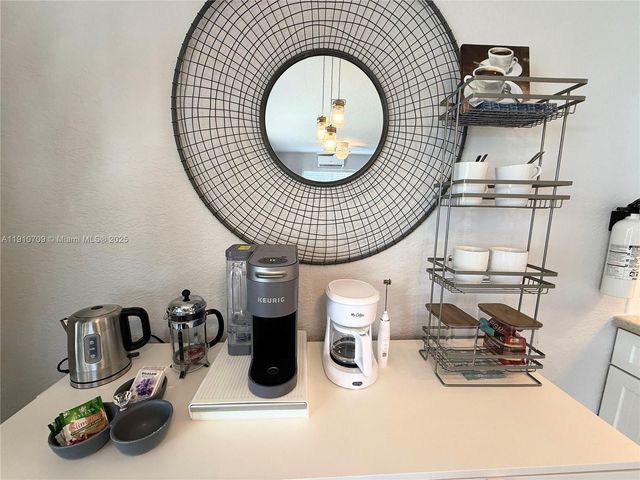 1705 N Riverside Dr 1, Pompano Beach, FL 33062