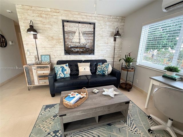 1705 N Riverside Dr 1, Pompano Beach, FL 33062