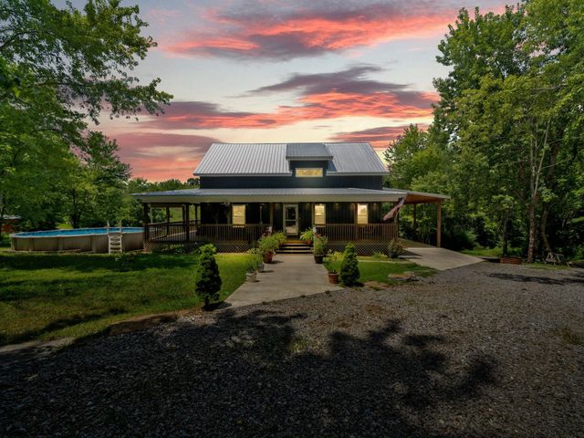 509 Iron Hill Rd, Burns, TN 37029