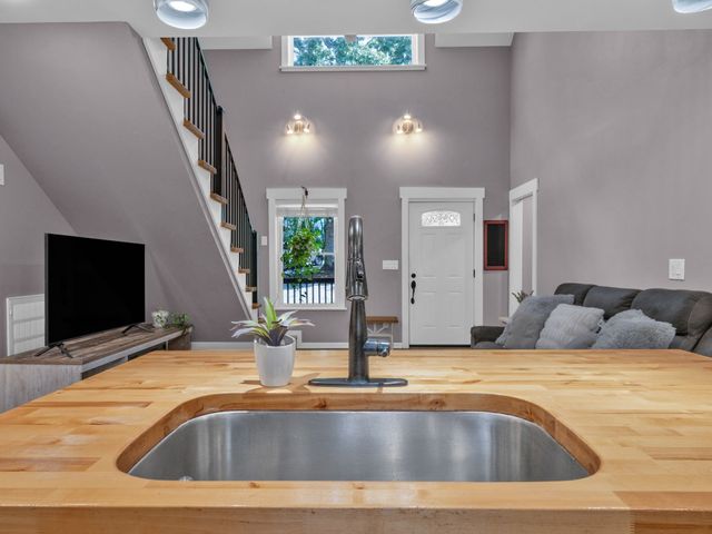 509 Iron Hill Rd, Burns, TN 37029