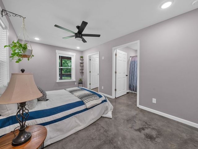 509 Iron Hill Rd, Burns, TN 37029