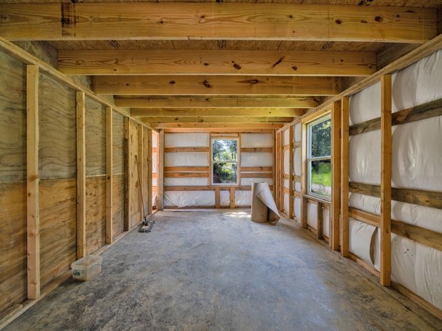 509 Iron Hill Rd, Burns, TN 37029