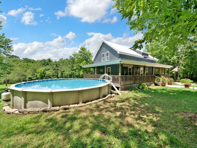 509 Iron Hill Rd, Burns, TN 37029