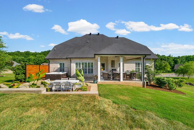 332 Brigg Drive, Clarksville, TN 37043