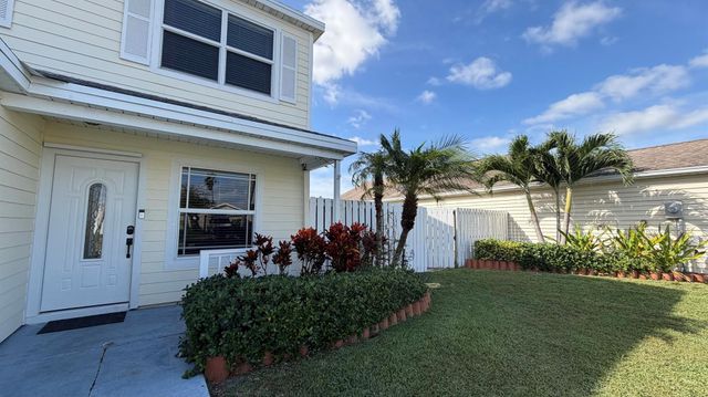 3911 Circle Lake Dr Drive, West Palm Beach, FL 33417