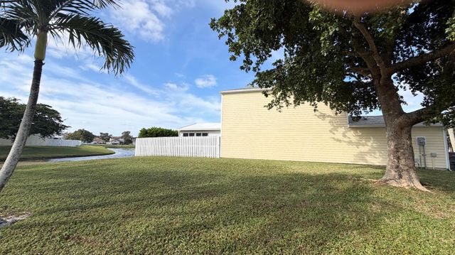 3911 Circle Lake Dr Drive, West Palm Beach, FL 33417