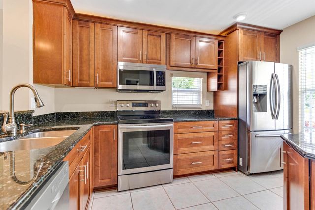 3911 Circle Lake Dr Drive, West Palm Beach, FL 33417