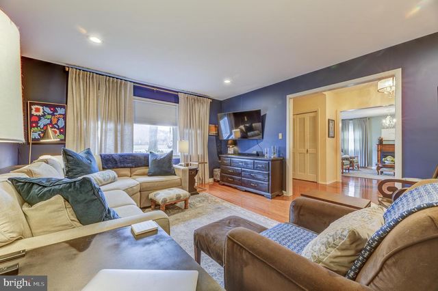 6 SPARROW CT, Ewing, NJ 08638