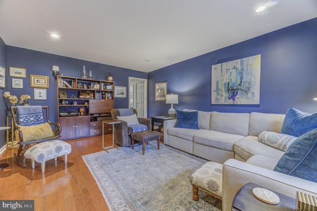 6 SPARROW CT, Ewing, NJ 08638