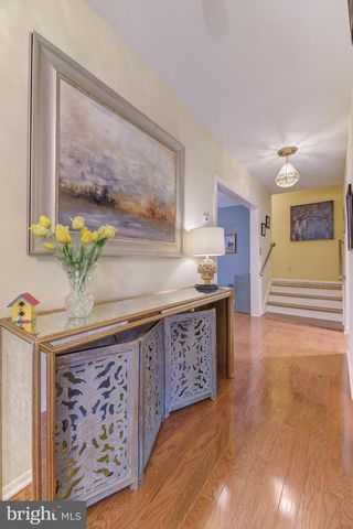 6 SPARROW CT, Ewing, NJ 08638