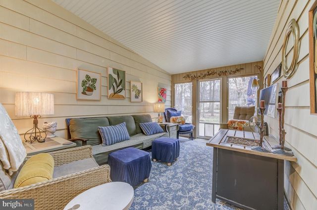 6 SPARROW CT, Ewing, NJ 08638