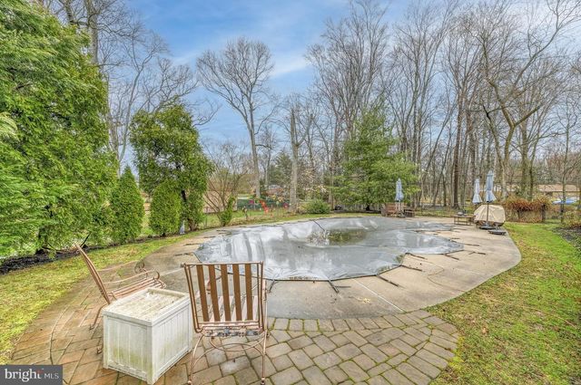 6 SPARROW CT, Ewing, NJ 08638