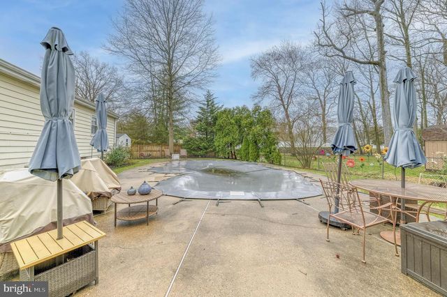 6 SPARROW CT, Ewing, NJ 08638