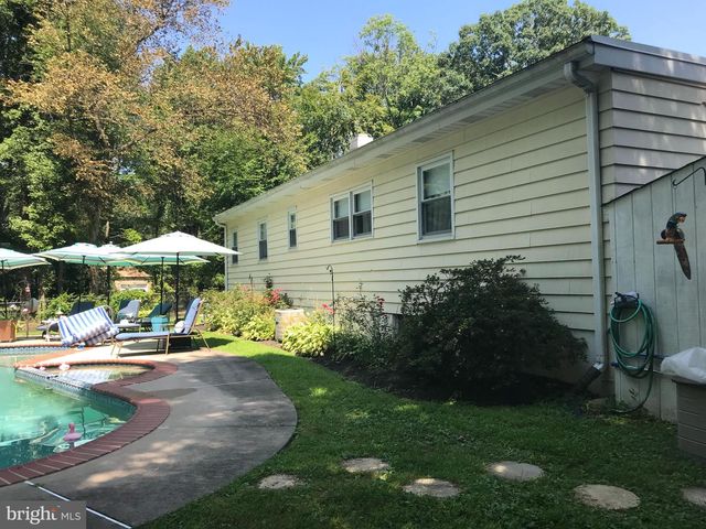 6 SPARROW CT, Ewing, NJ 08638