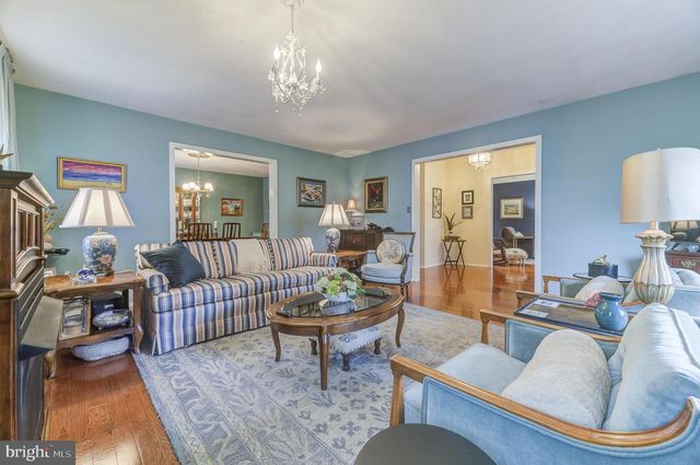 6 SPARROW CT, Ewing, NJ 08638