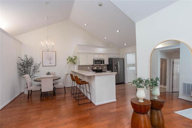 2007 Sweet Apple Circle, Alpharetta, GA 30004