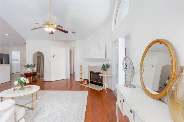 2007 Sweet Apple Circle, Alpharetta, GA 30004