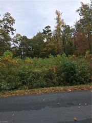 1010 High Rock Shores Drive, Lexington, NC 27292