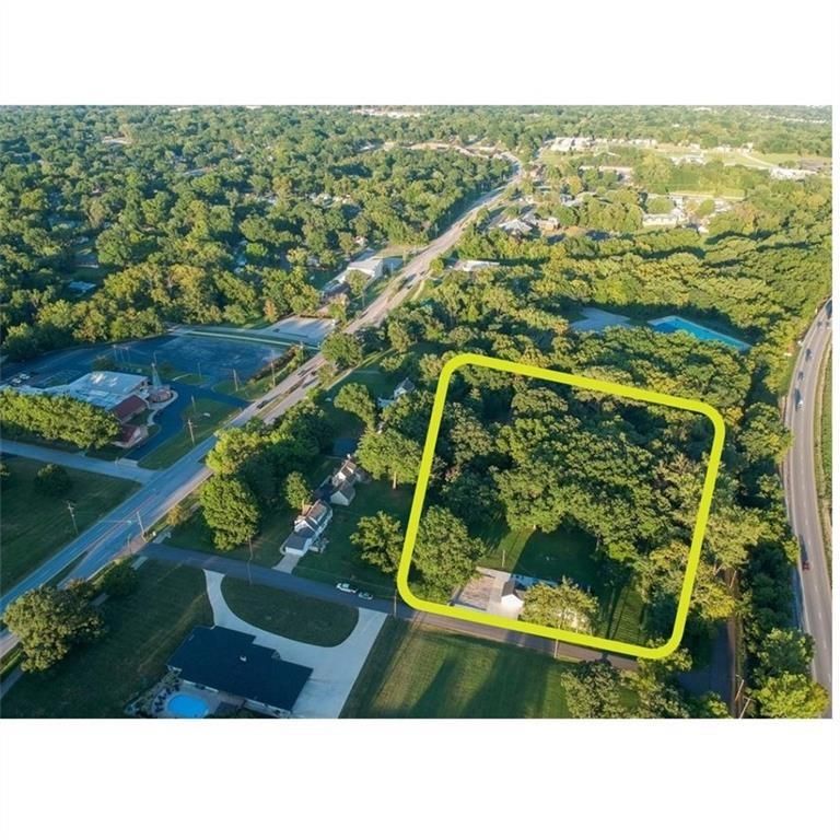 900 NE 47 Street, Kansas City, MO 64116