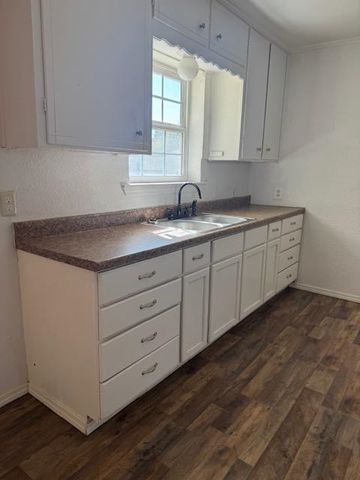 1709 W Division St, Fort Stockton, TX 79735