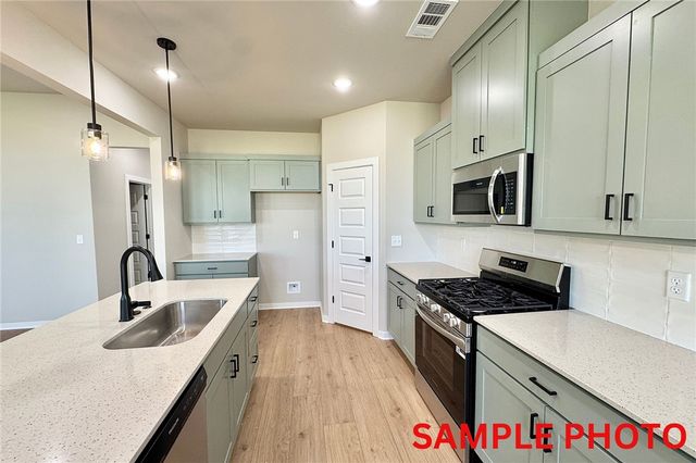 2732 Relaxation Avenue, Springdale, AR 72764