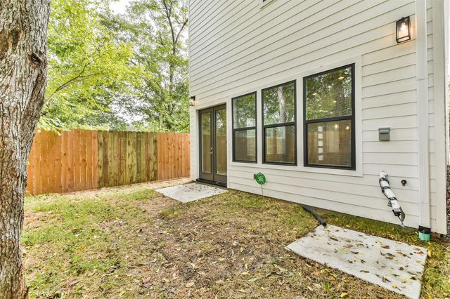 810 Mansfield Street, Houston, TX 77091