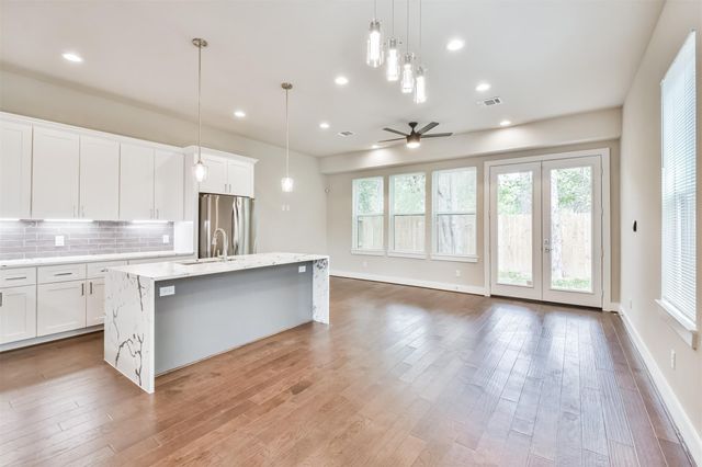 810 Mansfield Street, Houston, TX 77091