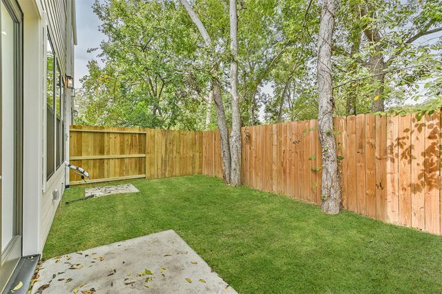 810 Mansfield Street, Houston, TX 77091