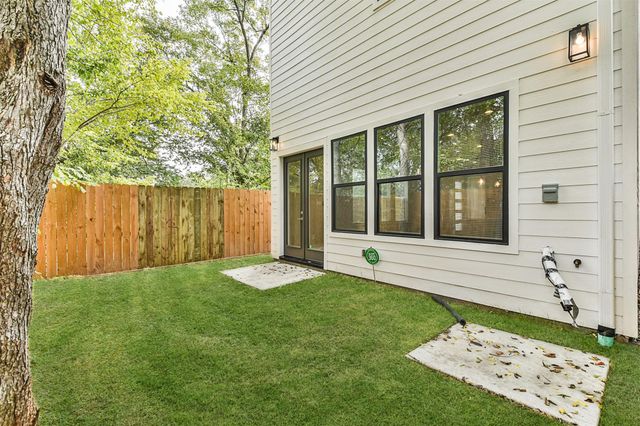 810 Mansfield Street, Houston, TX 77091