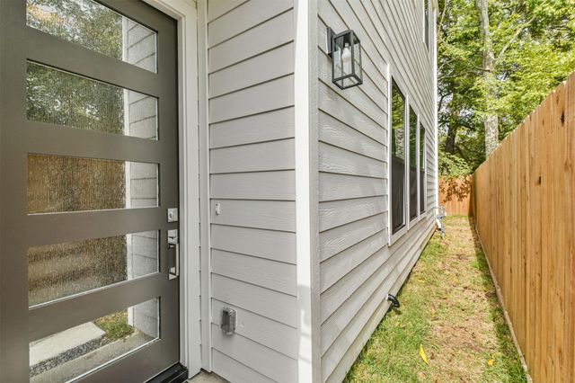 810 Mansfield Street, Houston, TX 77091