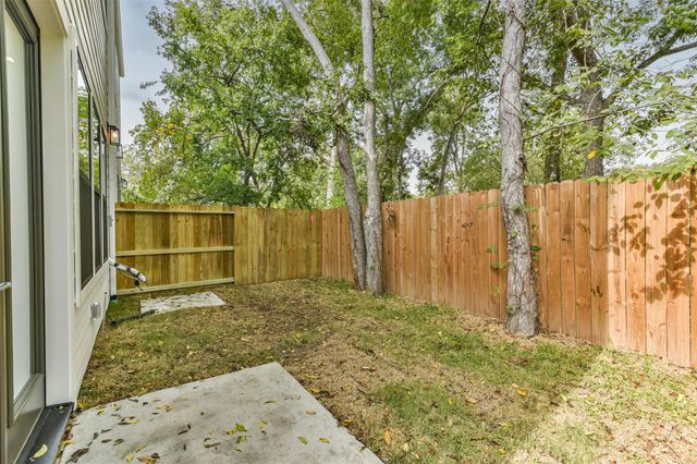 810 Mansfield Street, Houston, TX 77091