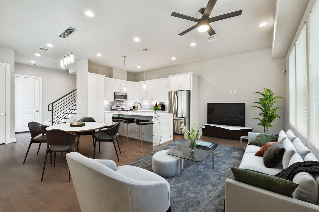 810 Mansfield Street, Houston, TX 77091