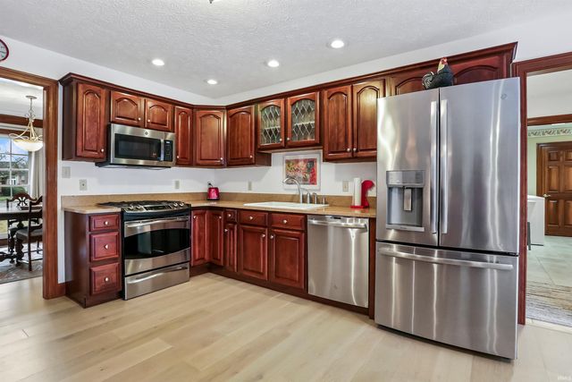 4266 Foxmoor Drive, Newburgh, IN 47630