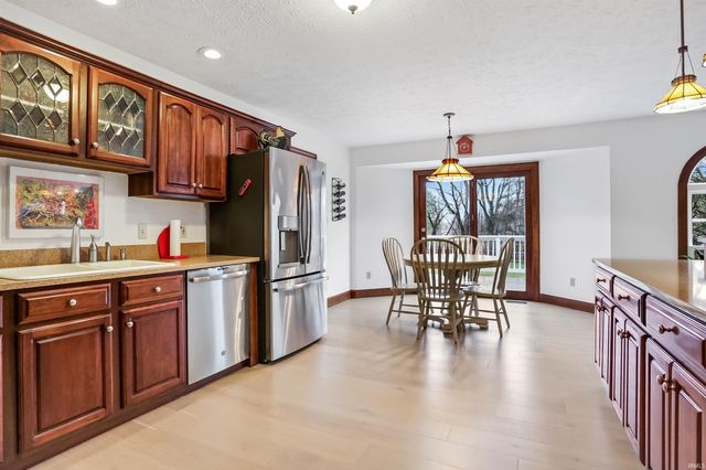 4266 Foxmoor Drive, Newburgh, IN 47630