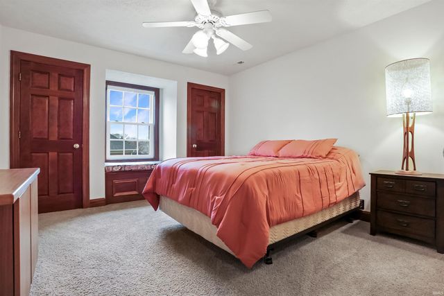 4266 Foxmoor Drive, Newburgh, IN 47630