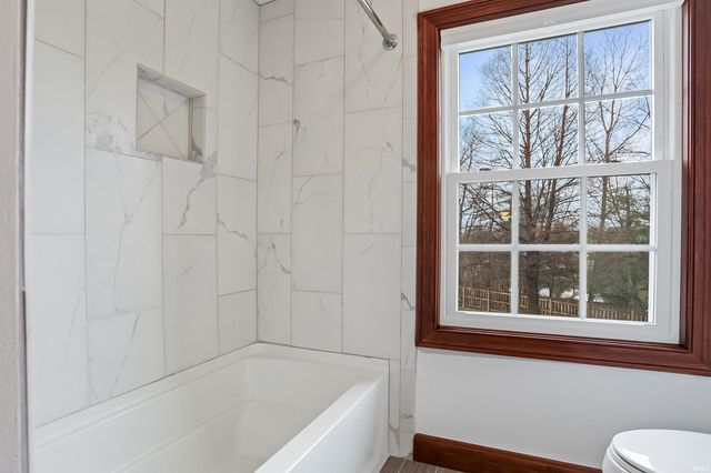 4266 Foxmoor Drive, Newburgh, IN 47630