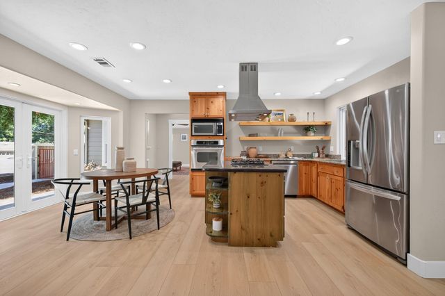 2801 Echo Way, Sacramento, CA 95821