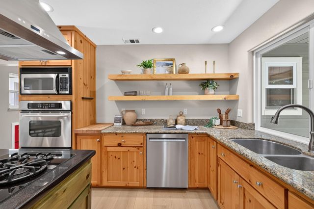 2801 Echo Way, Sacramento, CA 95821