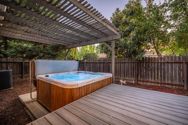 2801 Echo Way, Sacramento, CA 95821