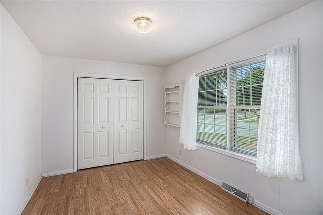 1000 W Villas Drive, Vicksburg, MI 49097