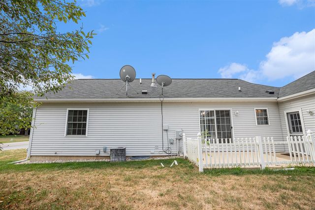 1000 W Villas Drive, Vicksburg, MI 49097