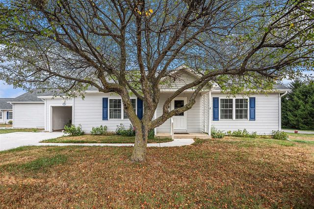 1000 W Villas Drive, Vicksburg, MI 49097