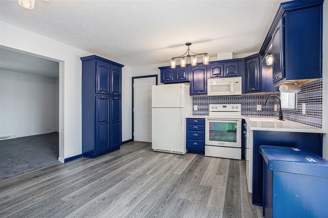 1000 W Villas Drive, Vicksburg, MI 49097