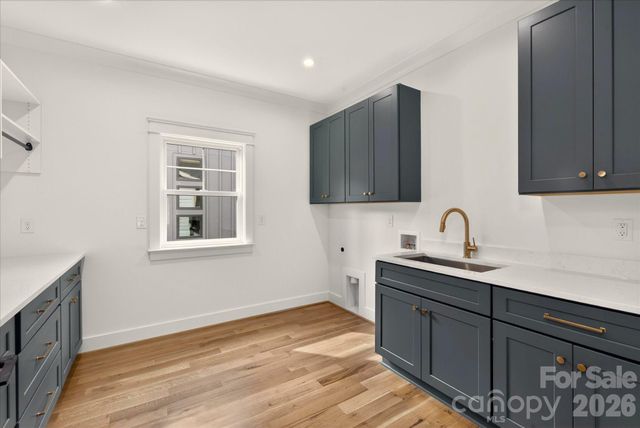 1714 Seifert Circle, Charlotte, NC 28205