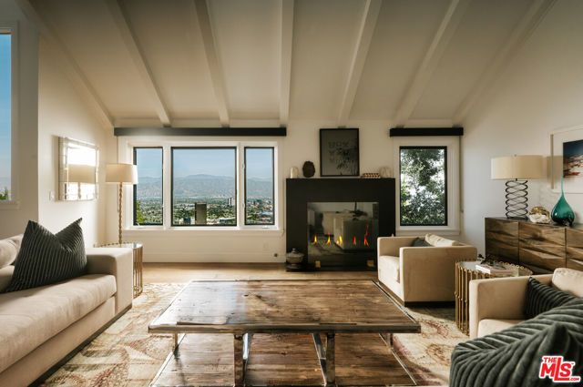 7825 Torreyson Drive, Los Angeles, CA 90046