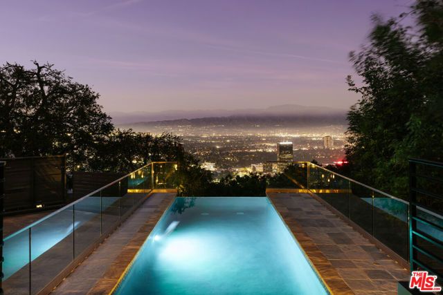 7825 Torreyson Drive, Los Angeles, CA 90046